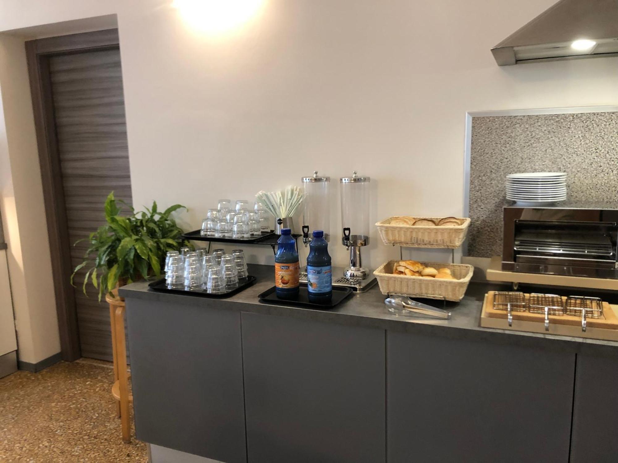 Hotel Cairoli Γένοβα Εξωτερικό φωτογραφία